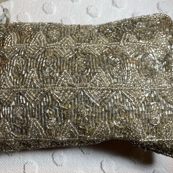 Vintage AMANDA SMITH Silver Beaded Clutch Wristlet - Picture 9 of 16